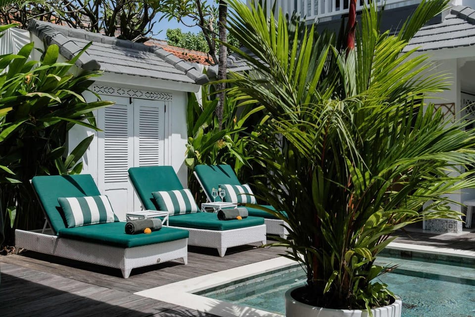 Property building, Day, Garden, Garden, Seating area, Garden view, Pool view, Swimming pool, sunbed