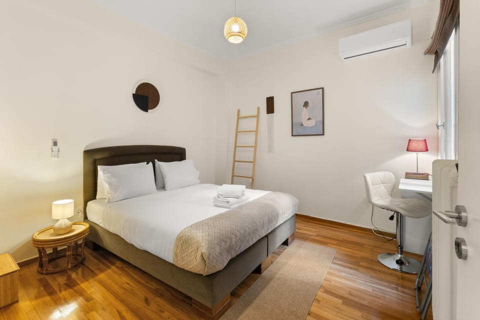 Bed, Photo of the whole room, Bedroom, towels, air conditioner
