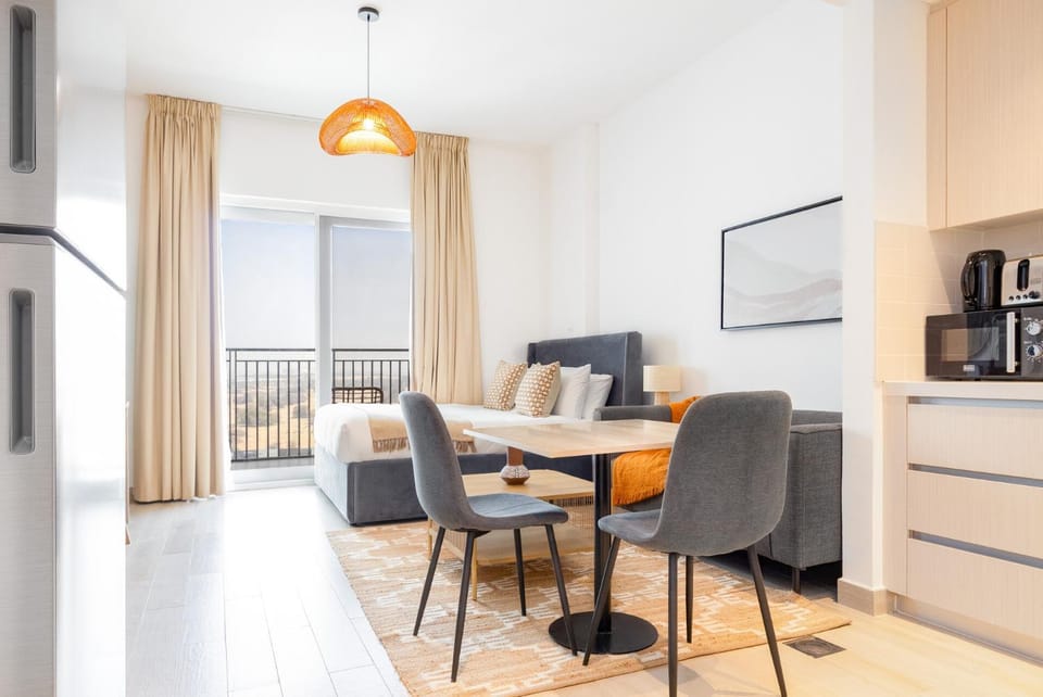 Bloomfields Studio in Water's Edge 1 - Yas Apartment in Abu Dhabi