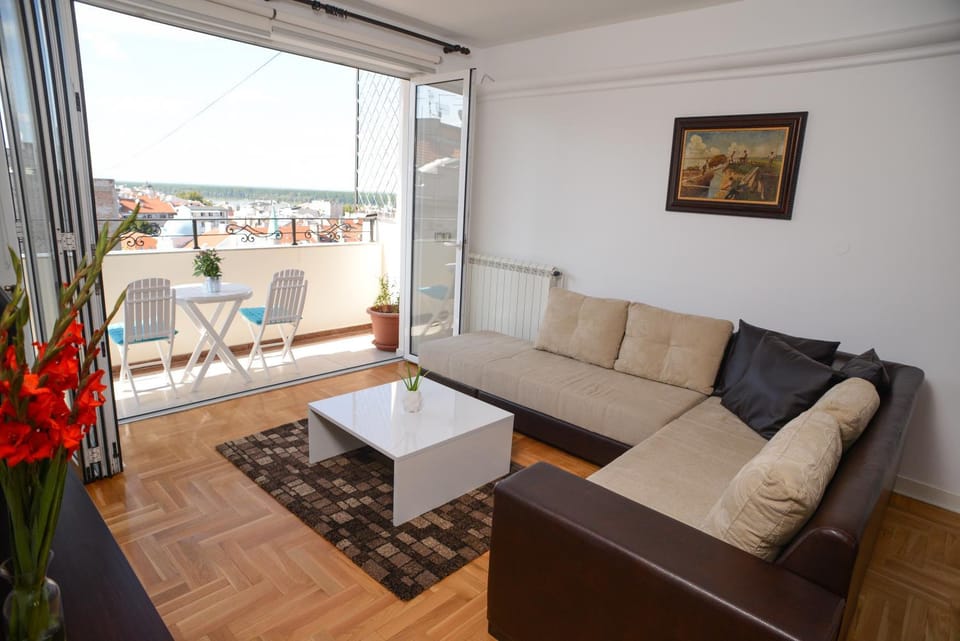 Living room, City view, River view, Street view