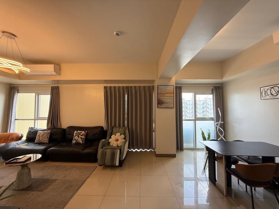 Living room, Seating area, air conditioner