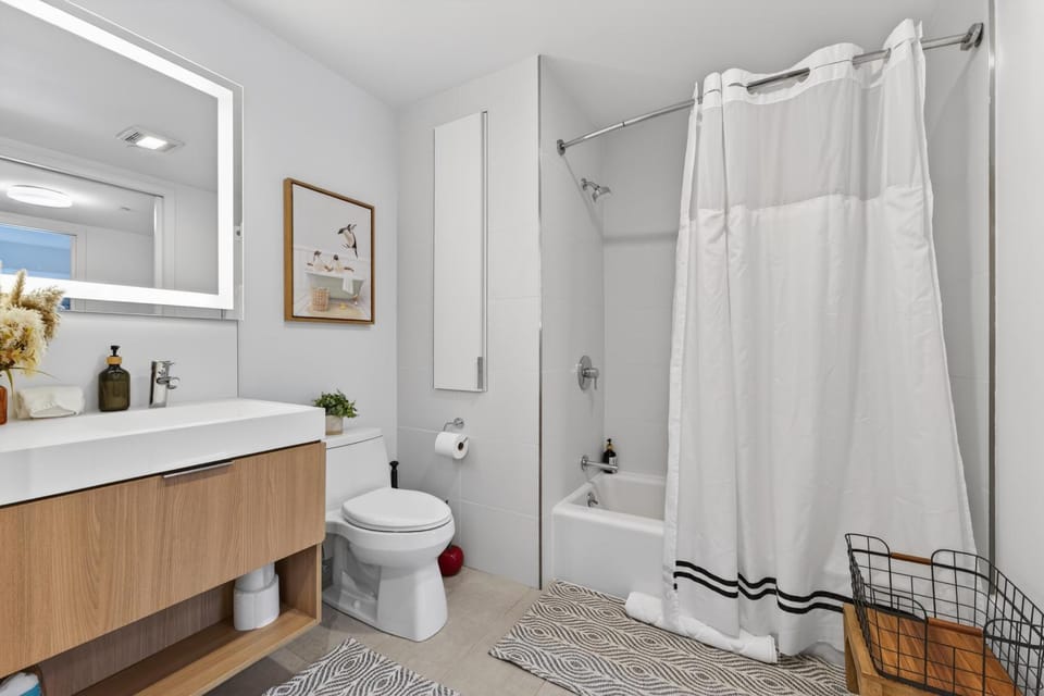Prime Seaport 2BR Steps to Convention Center Apartment in South Boston