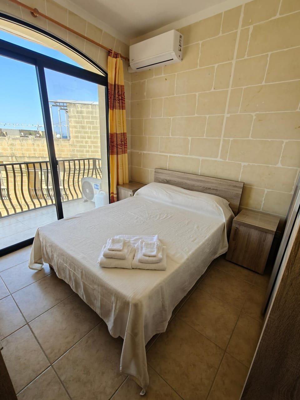 Bed, View (from property/room), Balcony/Terrace, Photo of the whole room, Bedroom, air conditioner