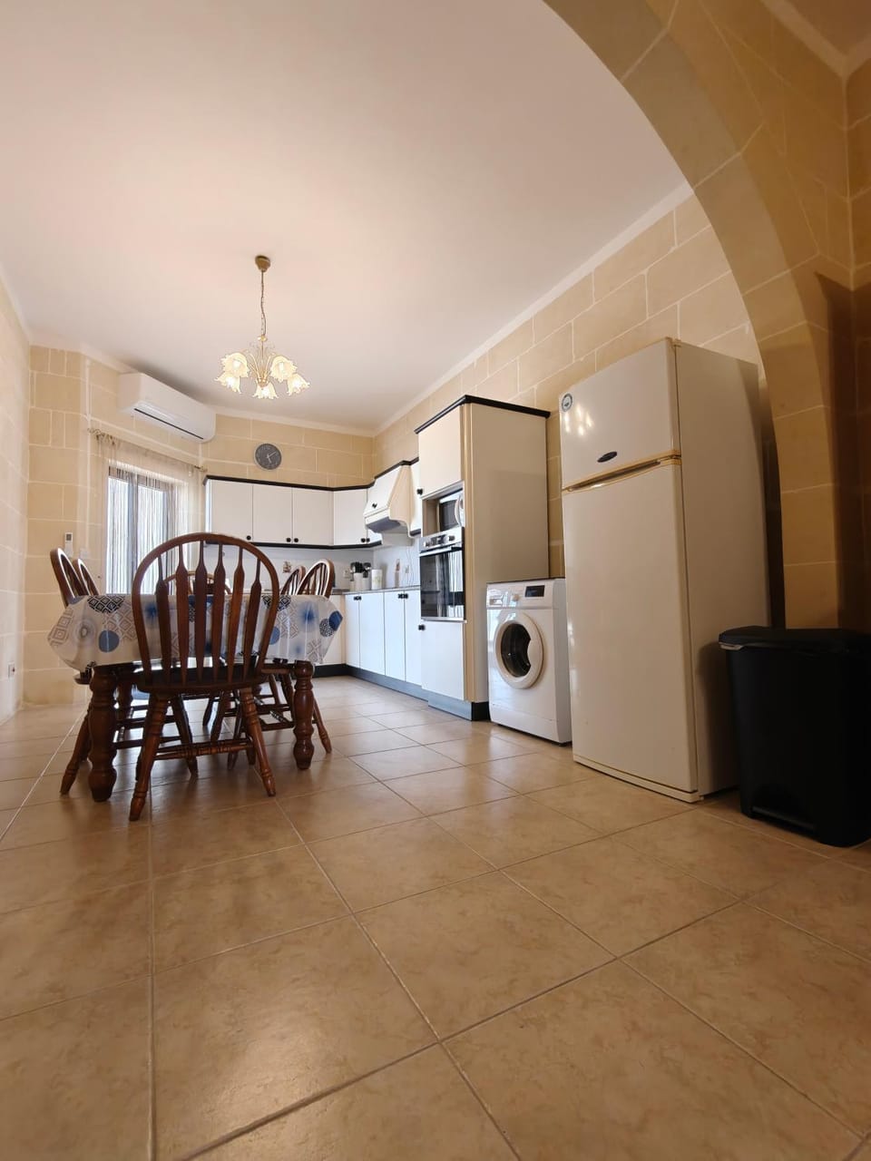 Balcony/Terrace, Kitchen or kitchenette, Dining area, stove, washing machine, air conditioner