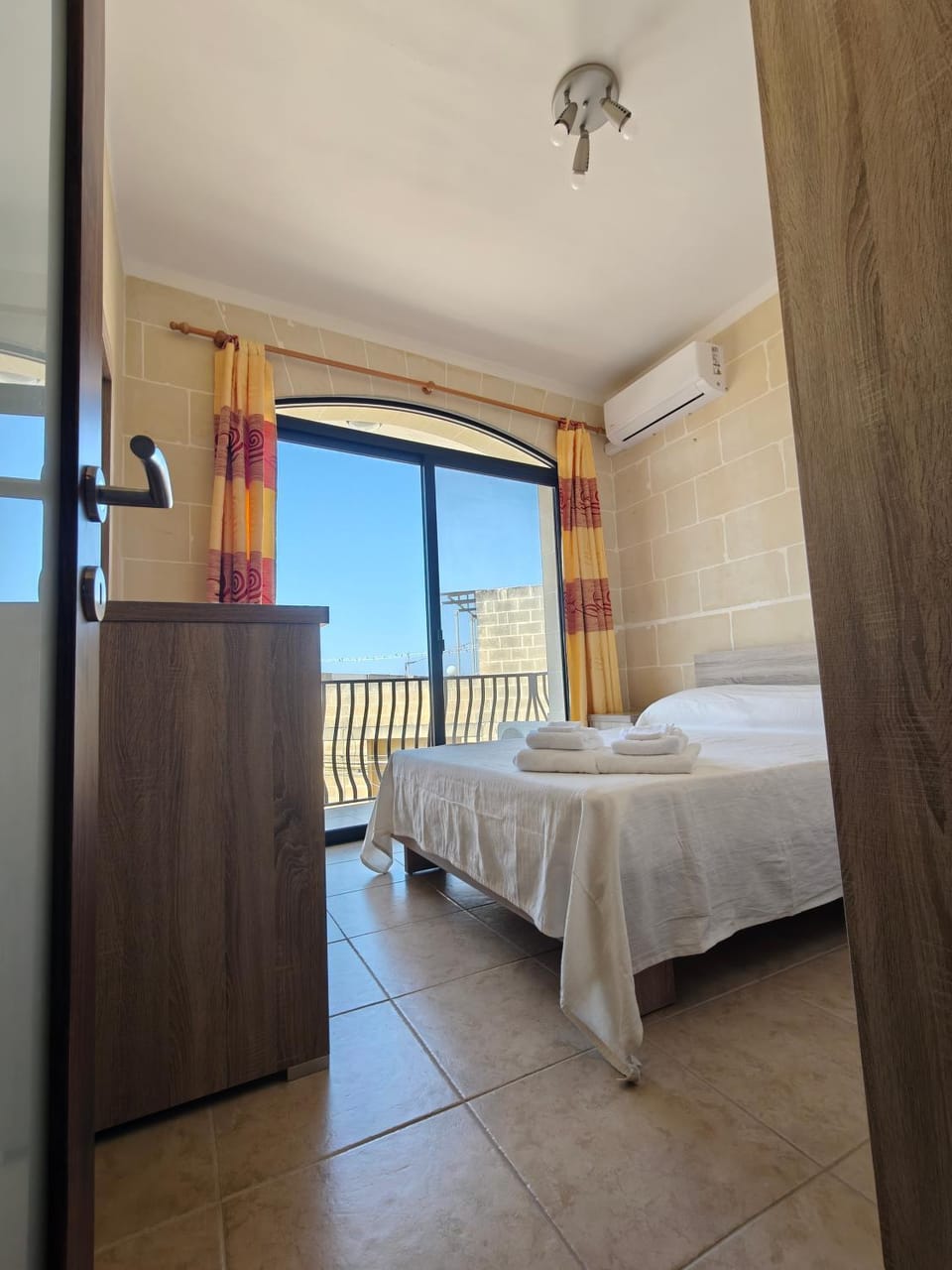 Bed, View (from property/room), Balcony/Terrace, Bedroom, wardrobe, air conditioner