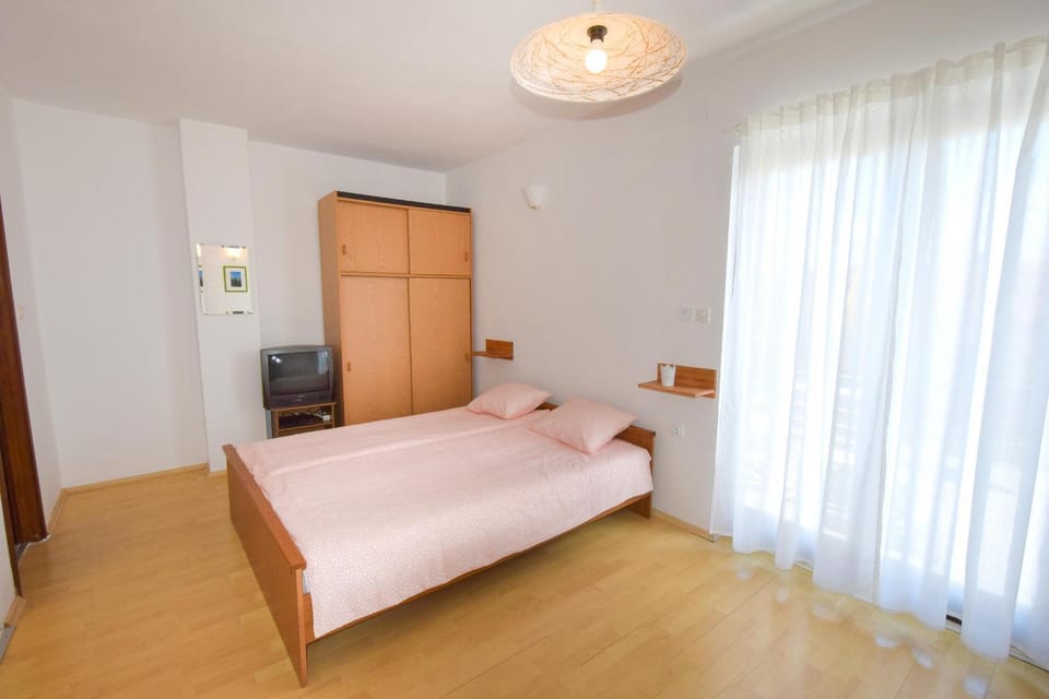 Dining area, Bedroom