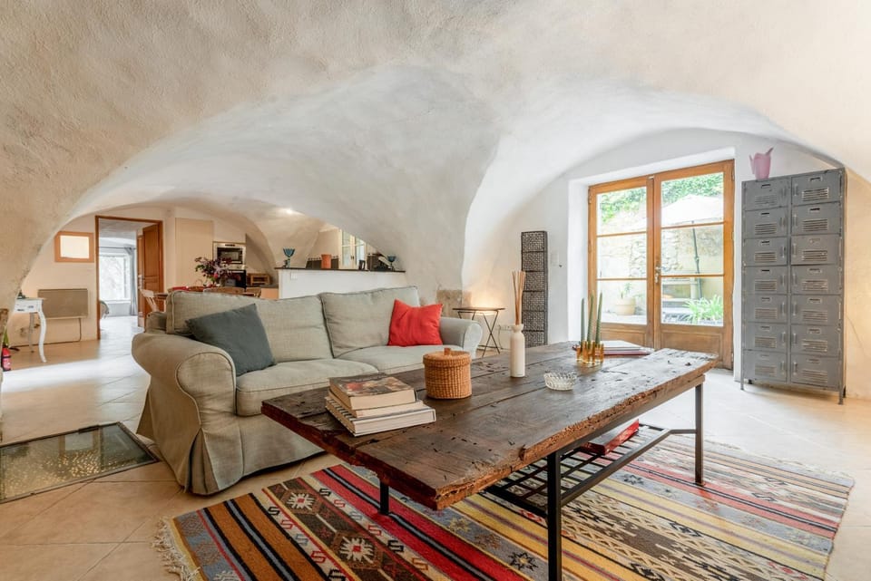 Property building, Living room