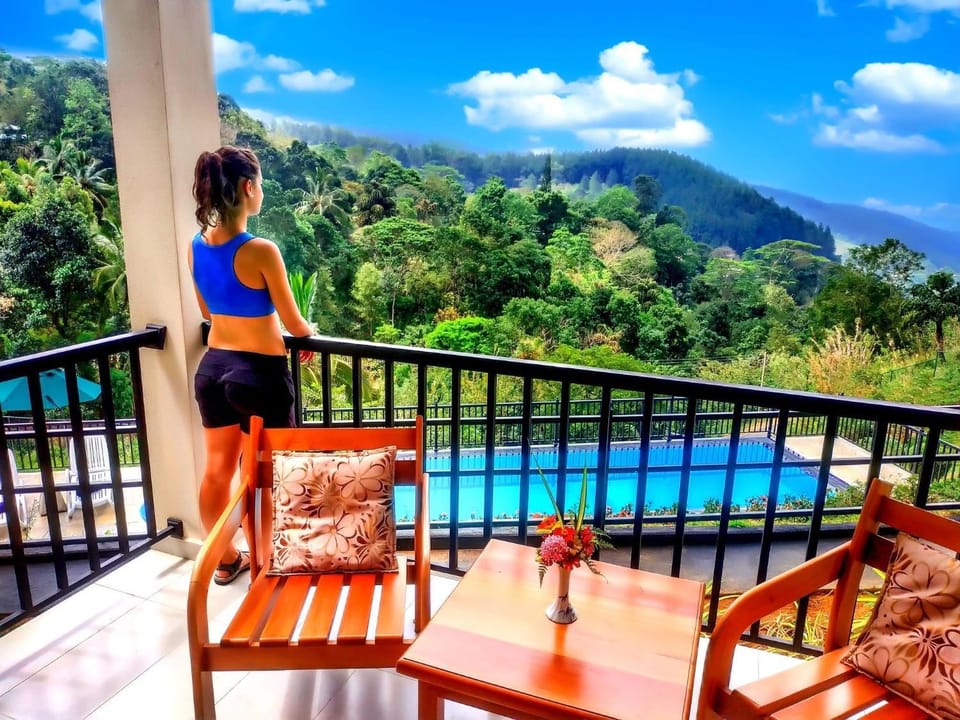 Balcony/Terrace, Mountain view, Pool view