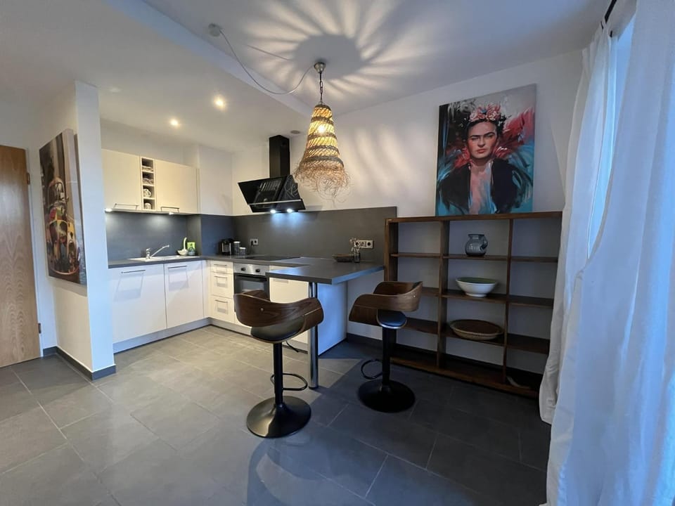 Seating area, kitchen