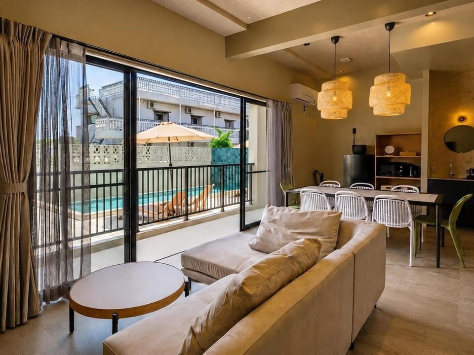 Living room, Photo of the whole room, Dining area