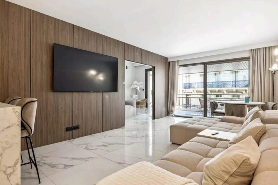 Stunning 3 bedrooms with terrace in Gray d'Albion Apartment in Cannes