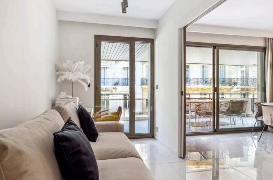 Stunning 3 bedrooms with terrace in Gray d'Albion Apartment in Cannes