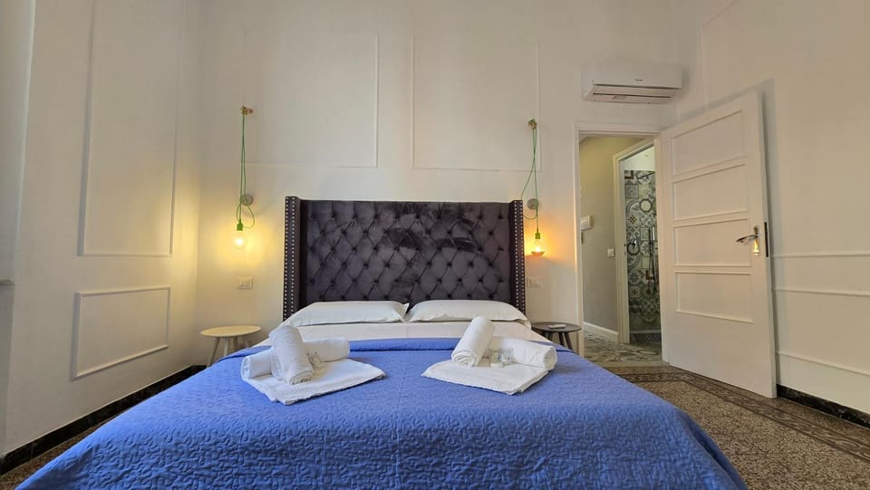 Bed, Bedroom, towels, air conditioner