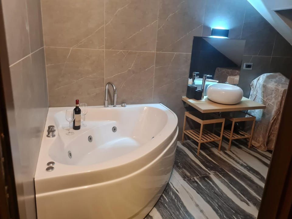 Hot Tub, Bathroom, Bath