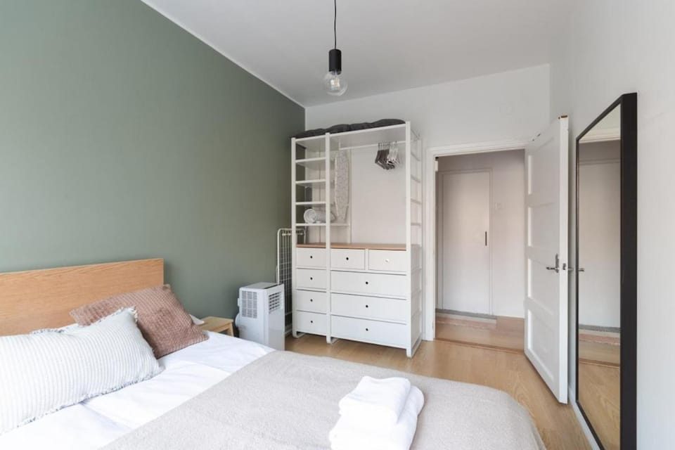 Bed, Photo of the whole room, Bedroom, towels, wardrobe