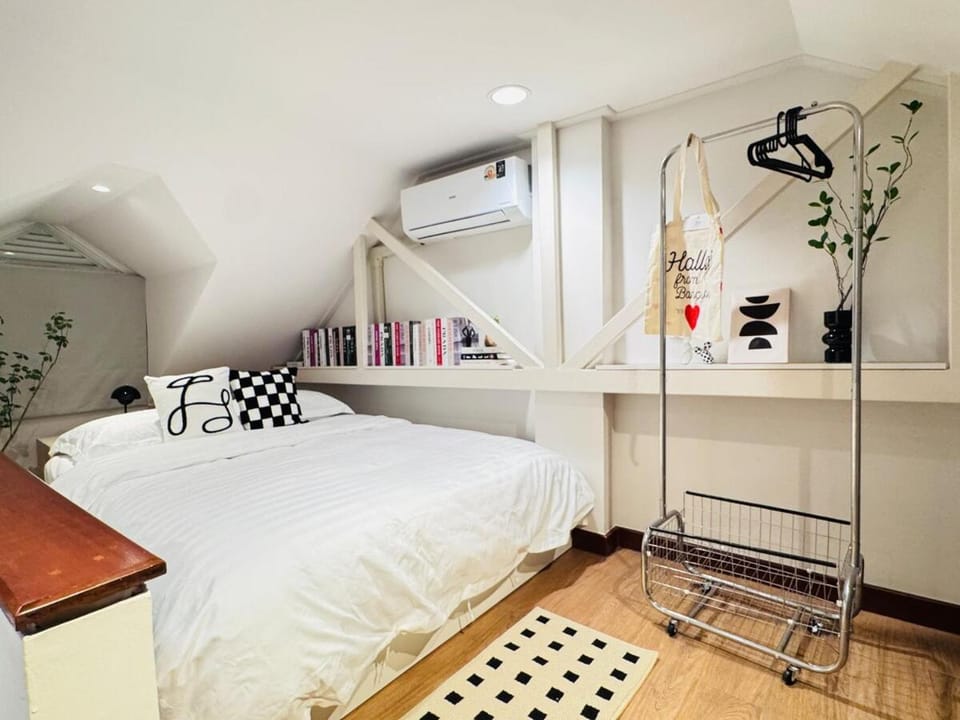 Chinatown 3BR Townhouse,MRT Nearby&Family Friendly Villa in Bangkok
