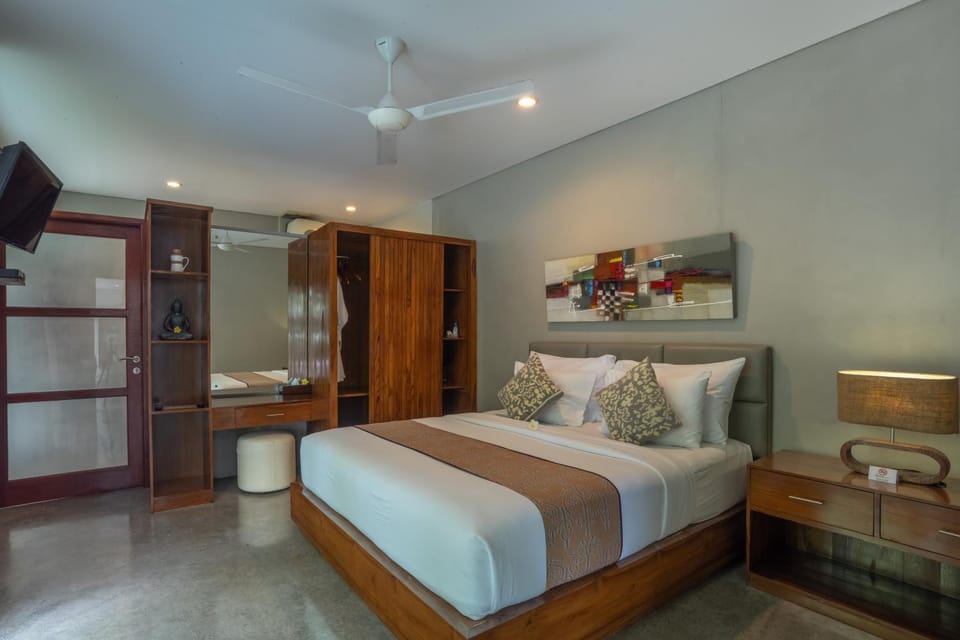 Bed, Photo of the whole room, Bedroom, wardrobe, air conditioner