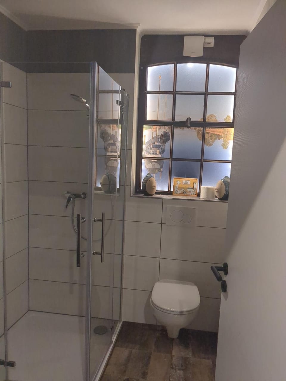 Bathroom, Living room