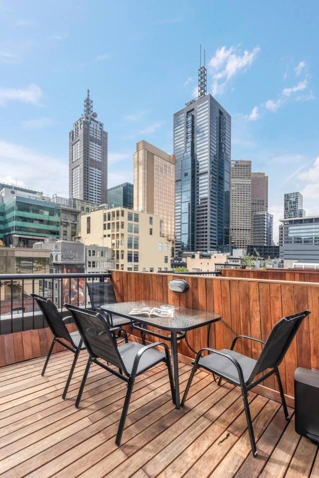 Balcony/Terrace, City view