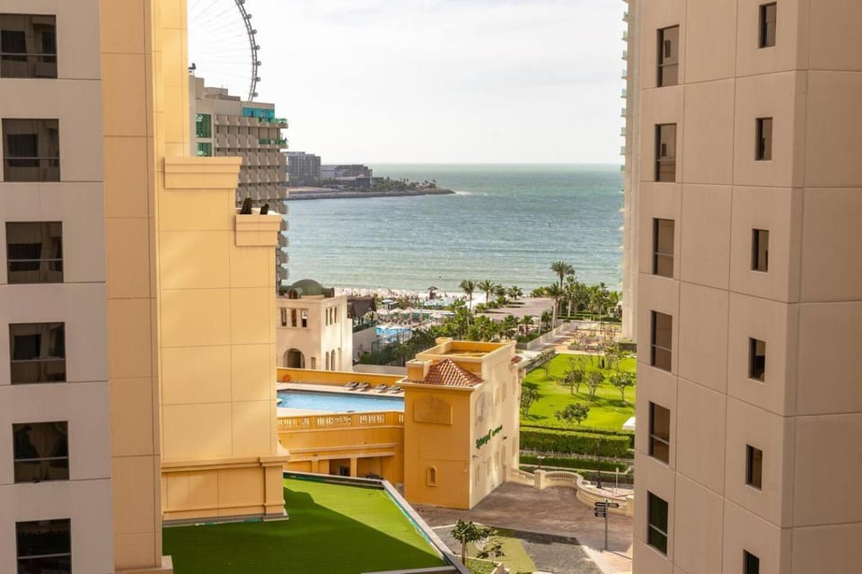 Sea View | JBR Beach 5 Min Walk | King 1 Bedroom Apartment in Dubai
