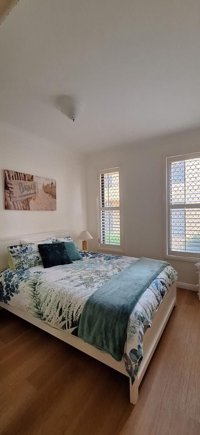 Walk to Beach - Boutique Beachside Townhouse House in Central Coast
