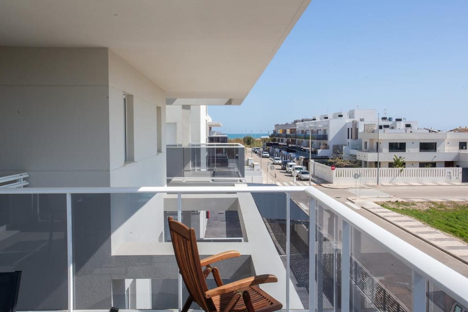 Day, View (from property/room), Balcony/Terrace, Street view