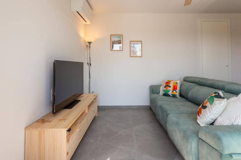Communal lounge/ TV room, TV and multimedia, Living room