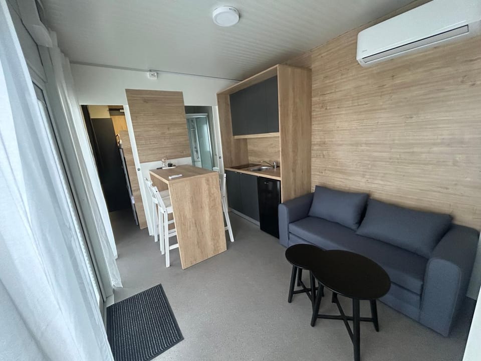 Seating area, Dining area, kitchen