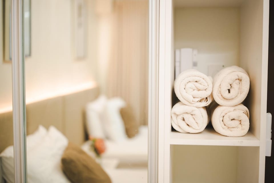 Stay near Mall of Asia, MOA Arena, SMX PICC & NAIA - Eden Suite Apartment in Pasay