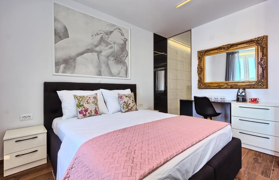 Mincheta - Luxury Family Room Apartment in Šibenik-Knin County, Croatia