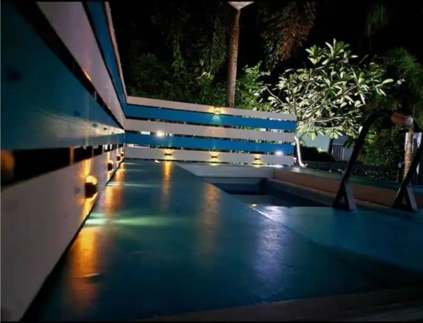 Property building, Swimming pool