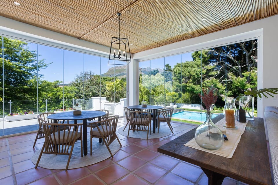 Natural landscape, Balcony/Terrace, Lounge or bar, Pool view, Swimming pool