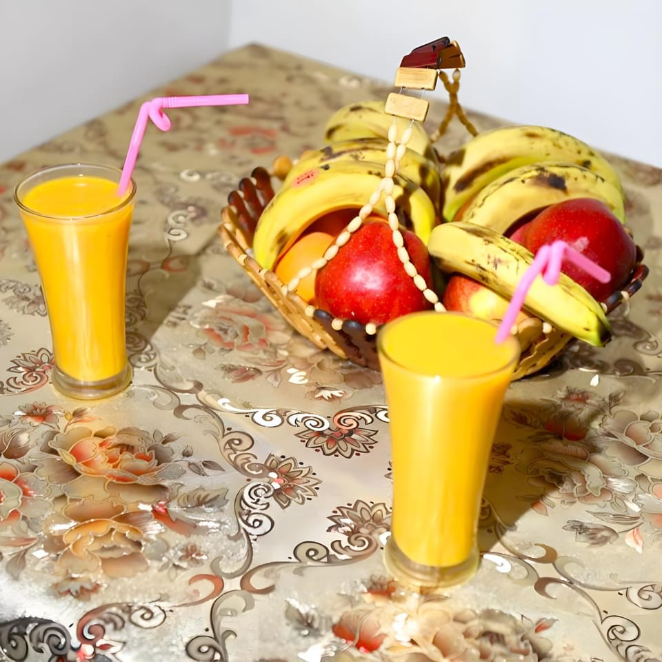 Restaurant/places to eat, Food and drinks, Continental breakfast, Drinks
