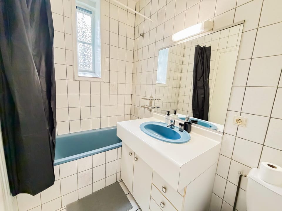 Bathroom, Bath