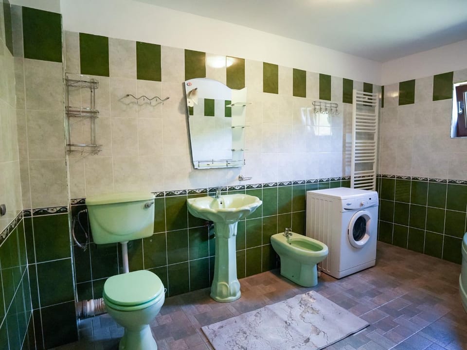 Toilet, Bathroom