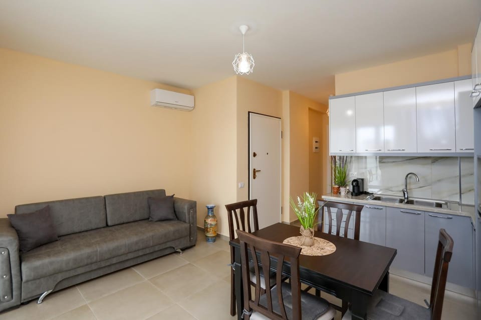 Living room, Decorative detail, Dining area, kitchen, air conditioner