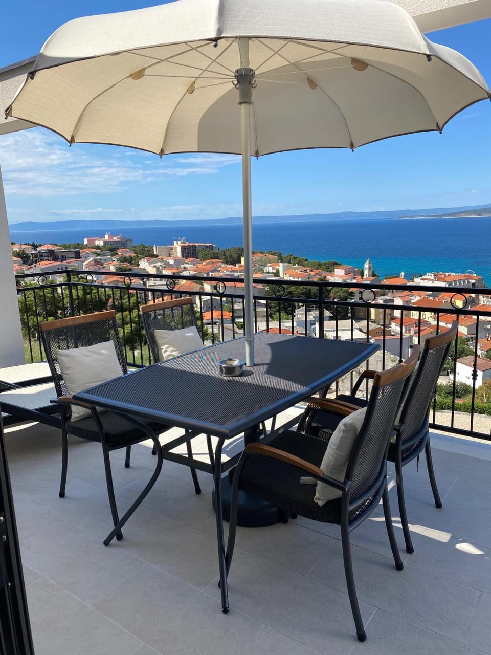 View (from property/room), Balcony/Terrace, Seating area