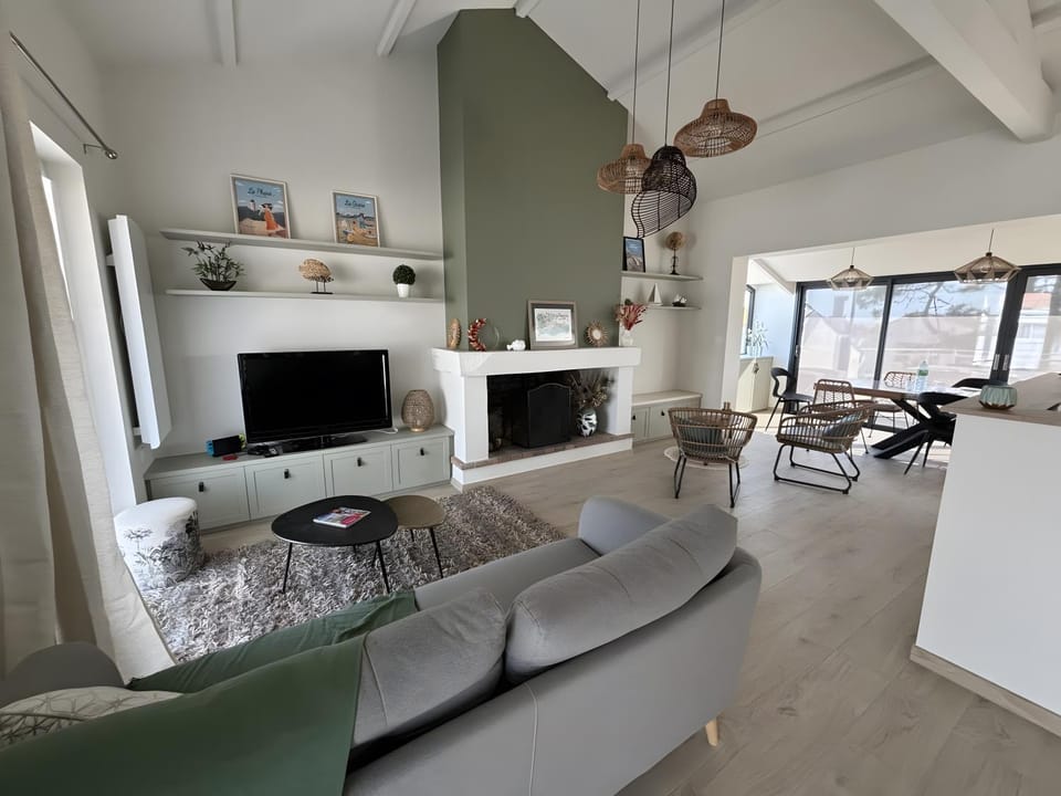 Property building, Living room