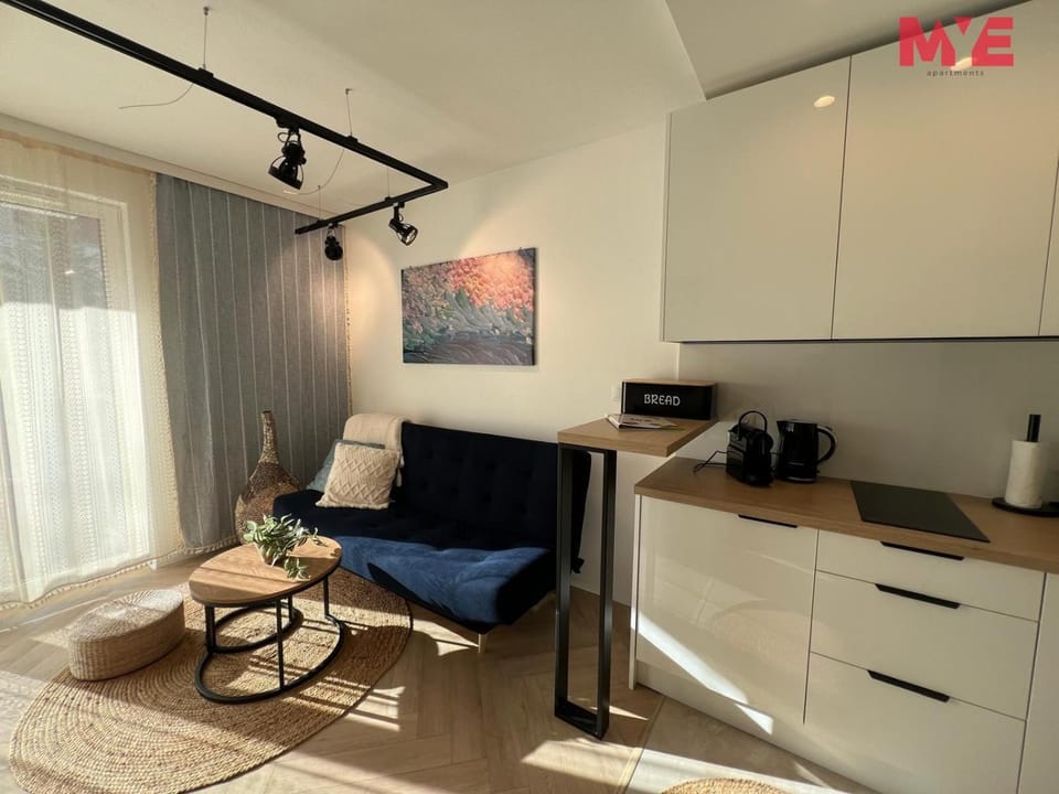 Kitchen or kitchenette, Seating area