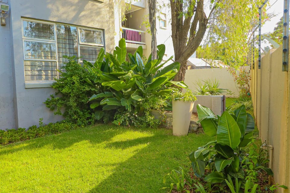 Villa Elizabeth - Fourways Gardens Sandton Apartment in Sandton