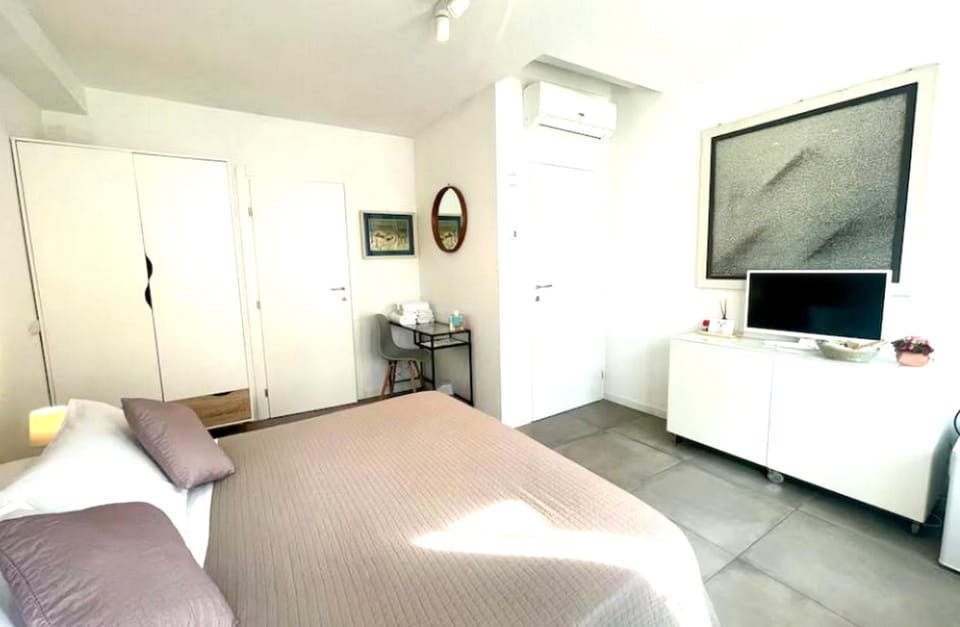 TV and multimedia, Bedroom