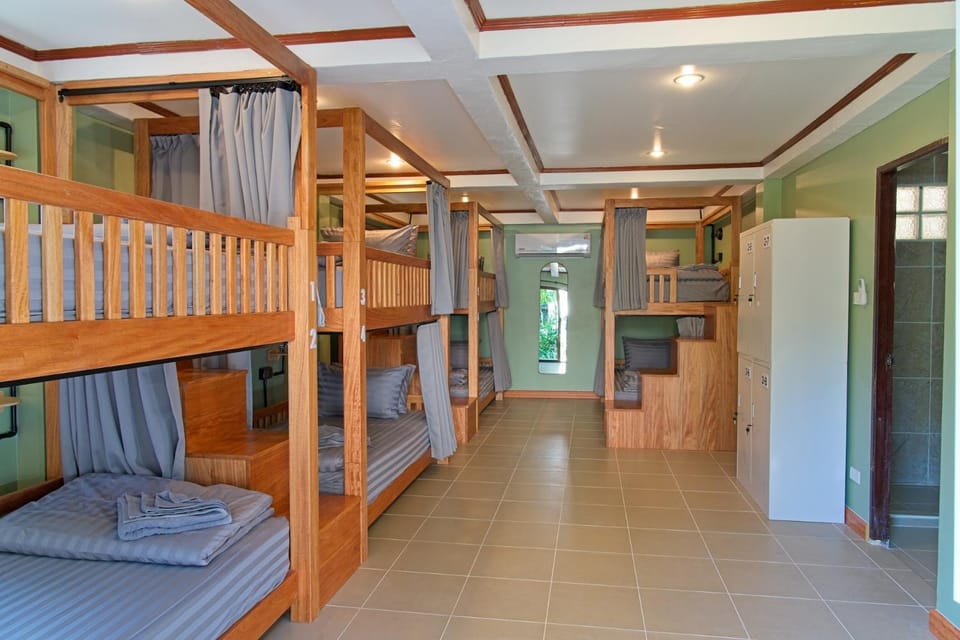 Swimming pool, bunk bed