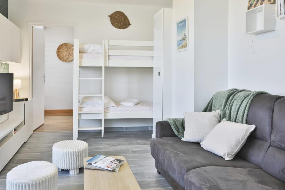 Appartement avec terrasse ensoleillée sur le port Olona Apartment in Olonne-sur-Mer