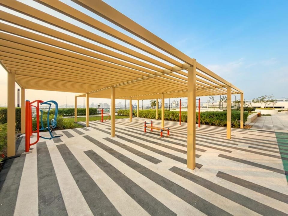 FIRST CLASS 1BR Vogue near Golf Club Park Apartment in Dubai