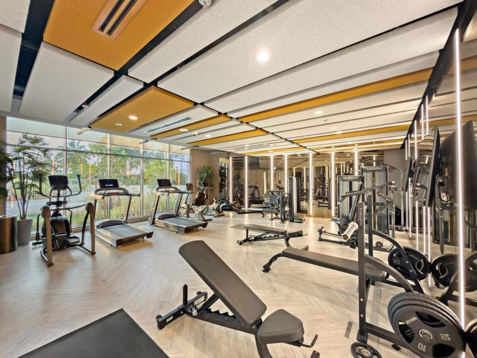 FIRST CLASS 1BR Vogue near Golf Club Park Apartment in Dubai