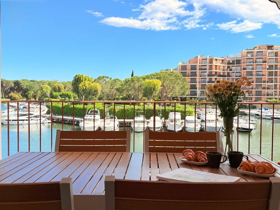 Balcony/Terrace, River view