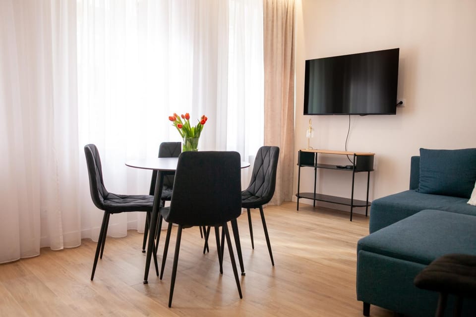TV and multimedia, Dining area