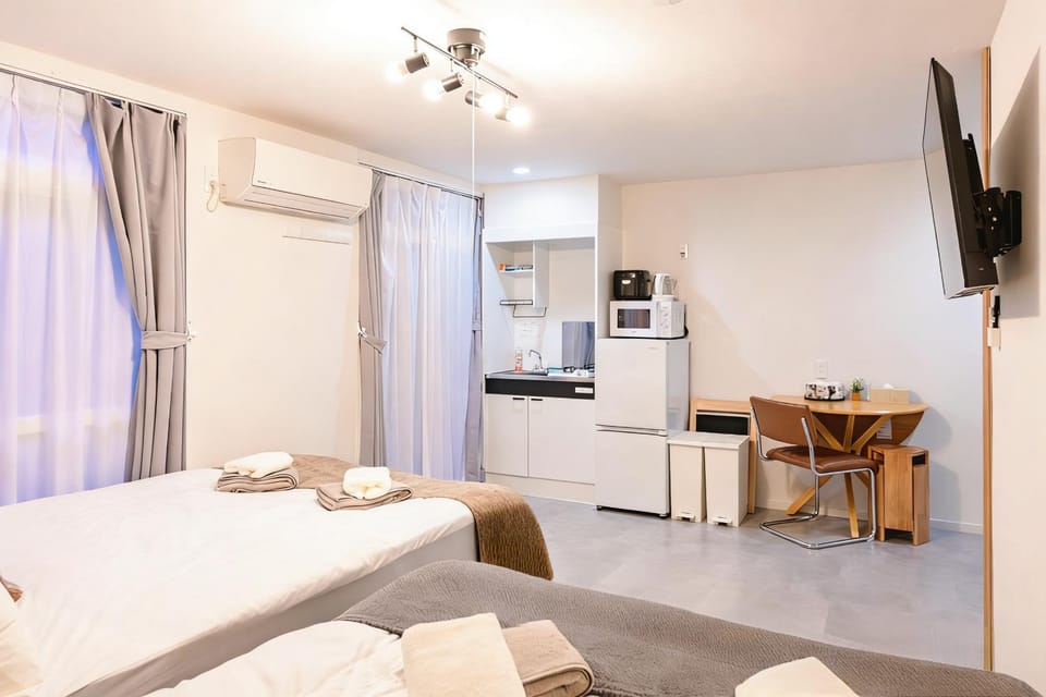 Bed, Kitchen or kitchenette, Bedroom
