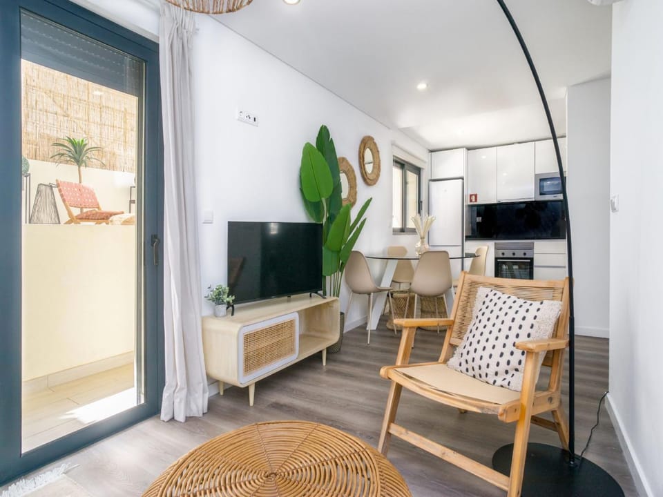 TV and multimedia, Kitchen or kitchenette, Living room, Dining area
