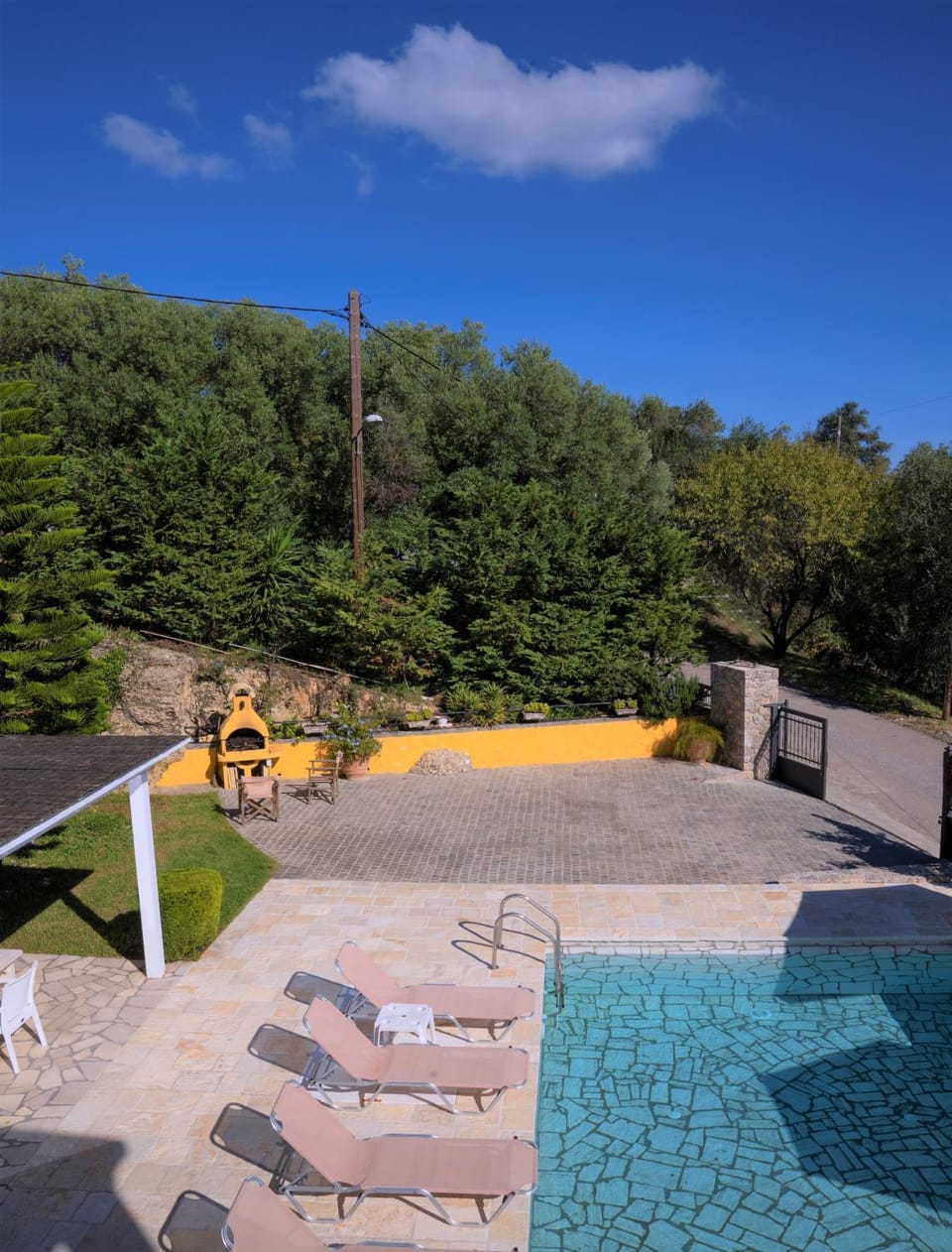 Swimming pool, sunbed